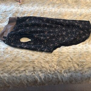 Fleece dog coat full washed and ready to go . Size 2XL fit my collie mix 60lbs